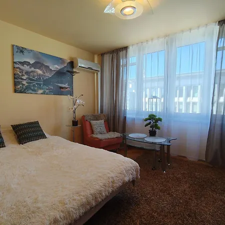 Apartment Apartments&rooms *