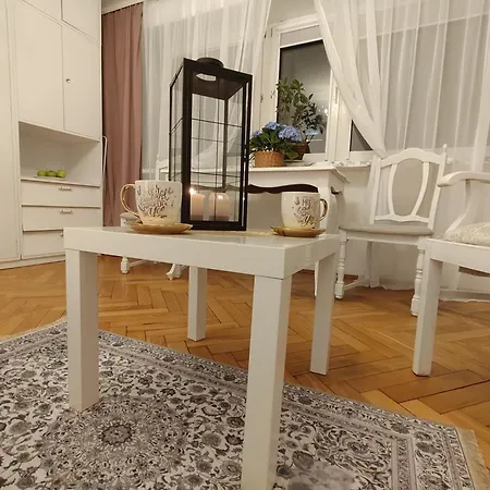 Apartments&rooms *